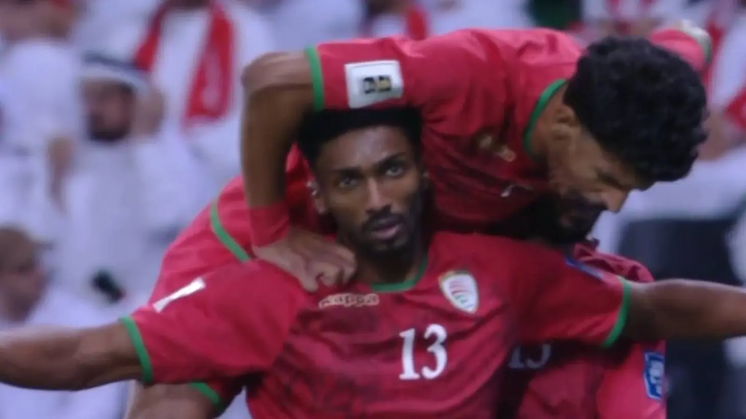 随着阿联酋, AA 随着阿联酋, AA