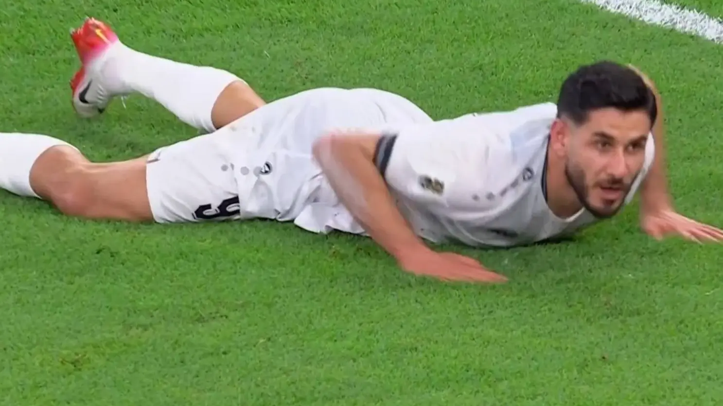 接弹地飞进, 印尼 接弹地飞进, 印尼