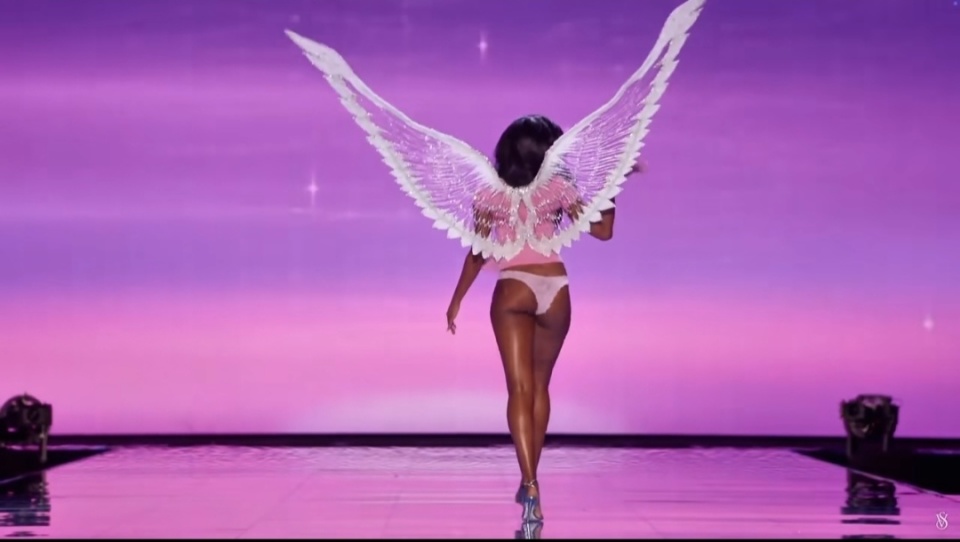 尽管不是专, Jq, 维密首秀 尽管不是专, Jq, 维密首秀